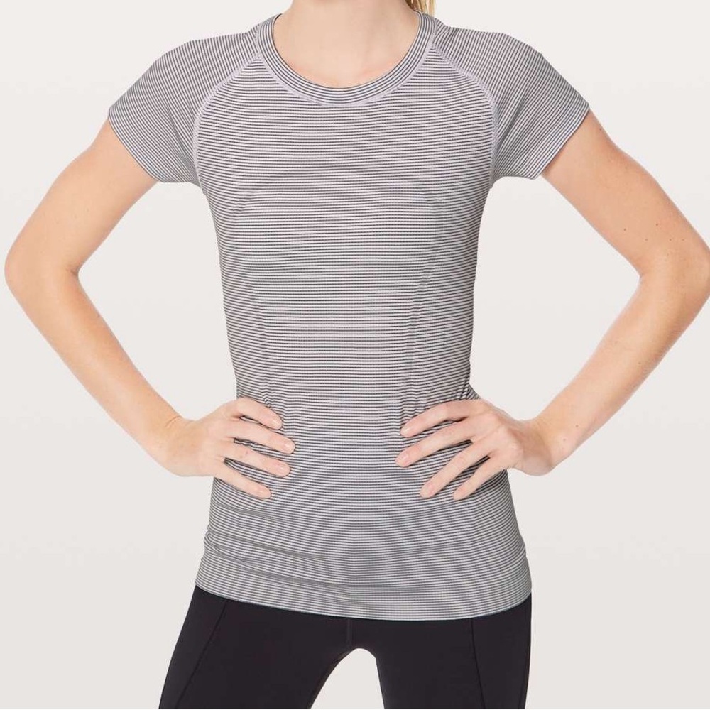 Lululemon Athletica Swiftly Tech Short Sleeve Striped Black/Navy & White size 8